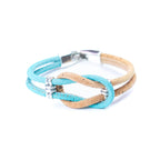Meninas Bonitas Cork Knot Design Handmade Bracelet 17x2cm – detail – close-up of the light blue cork cord braided with a natural cork cord into a central knot.